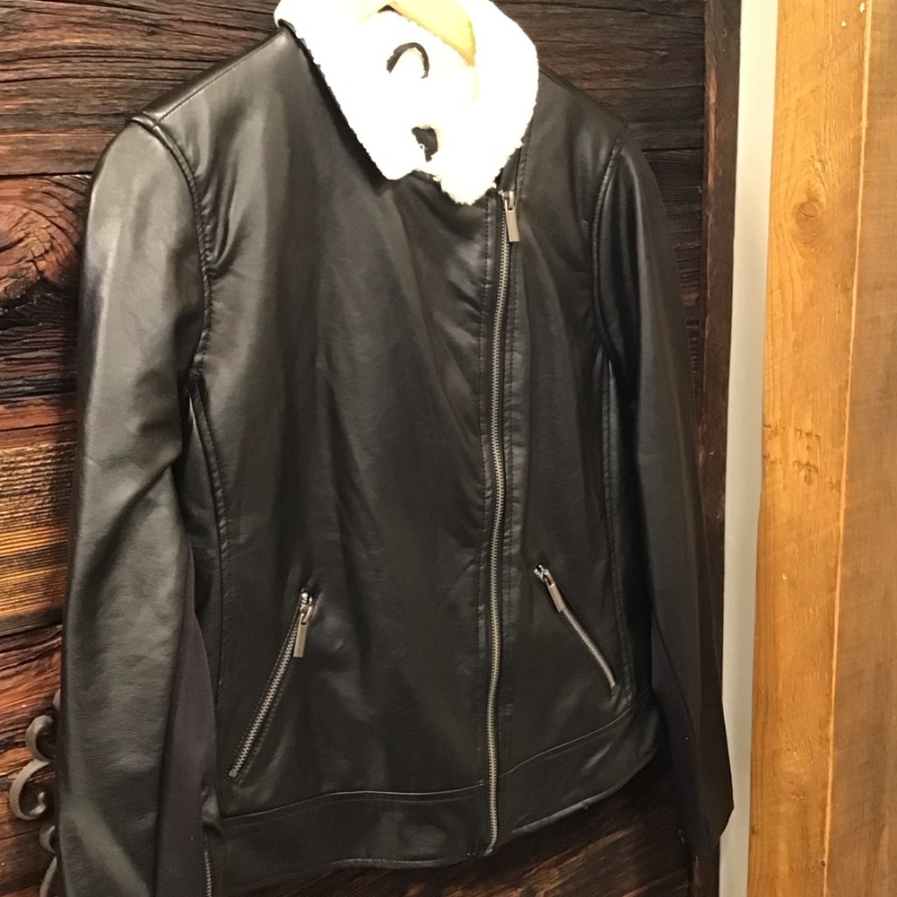Torrid Womens Faux Leather Moto Jacket Size 10 Asymmetrical Zip Up Sherpa Bomber - Picture 3 of 15